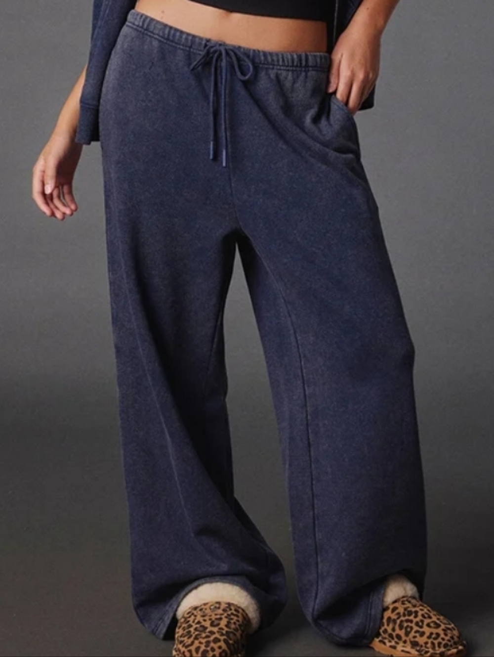 Tilly's Wide-Leg Drawstring Sweatpants in Navy Blue